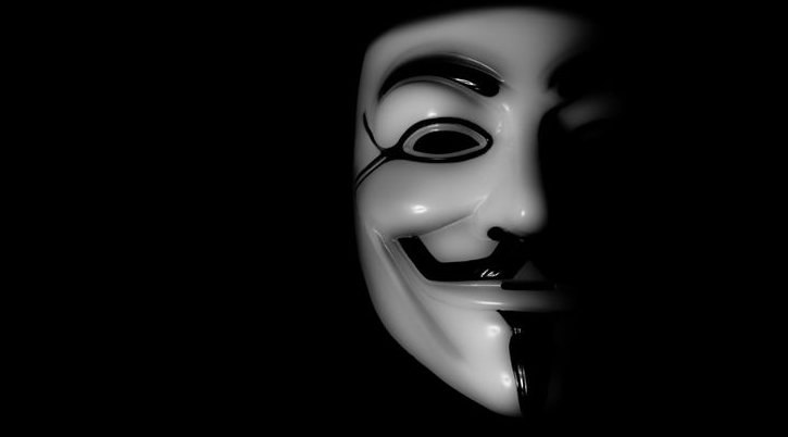 Máscara misteriosa representando anonimato e segurança digital, conceito de Produtos Black.